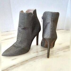 QUPID Metallic Silver Gold Pewter Stiletto Ankle Boots Sz 7M